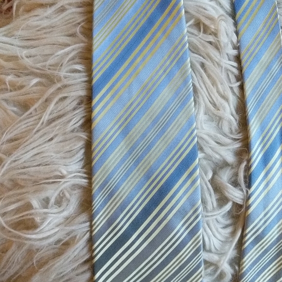 Men's Tie - Picture 2 of 3